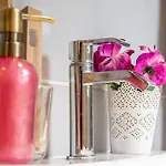 Chill Vibes Luxurious Living House Penzion 3*