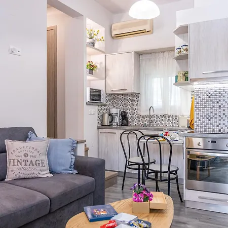 Chill Vibes Luxurious Living House בית הארחה 4*